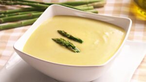 Receta fácil de crema de espárragos blancos con los tallos: ¡Descubre cómo prepararla en casa! crema-de-espA¡rragos-blancos-con-los-tallos