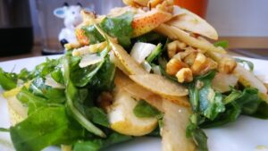 Deliciosas Recetas: Cómo Preparar una Ensalada de Pera Caramelizada y Queso Azul ensalada-de-pera-caramelizada-y-queso-azul